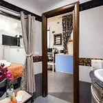 2 In The Historic Center Appartamento Bari