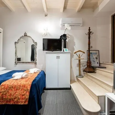 2 In The Historic Center Apartment Bari