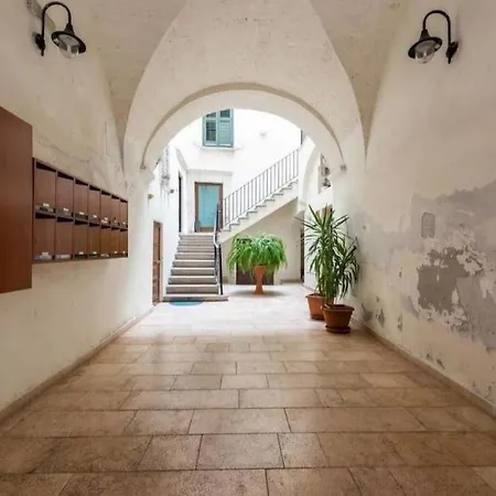 Studio 2 Apartment In The Historic Center Bari