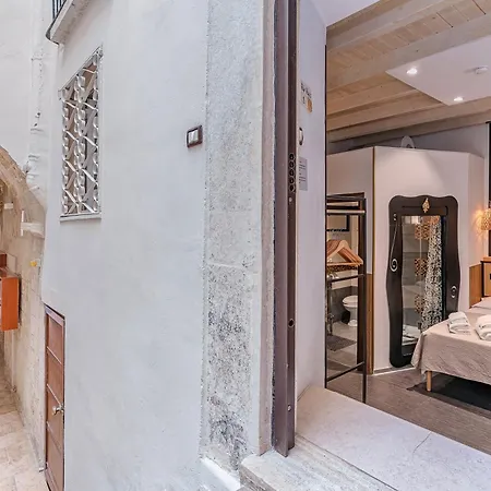 2 In The Historic Center * Bari
